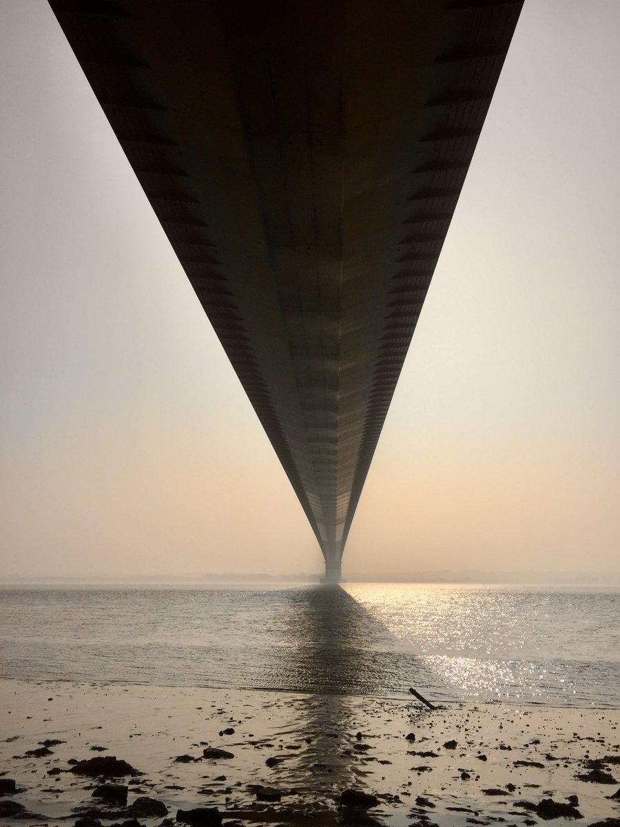 i took this picture from underneath the Humber Bridge and i somehow feel like i’ve been granted access into some deleted scene from Bladerunner