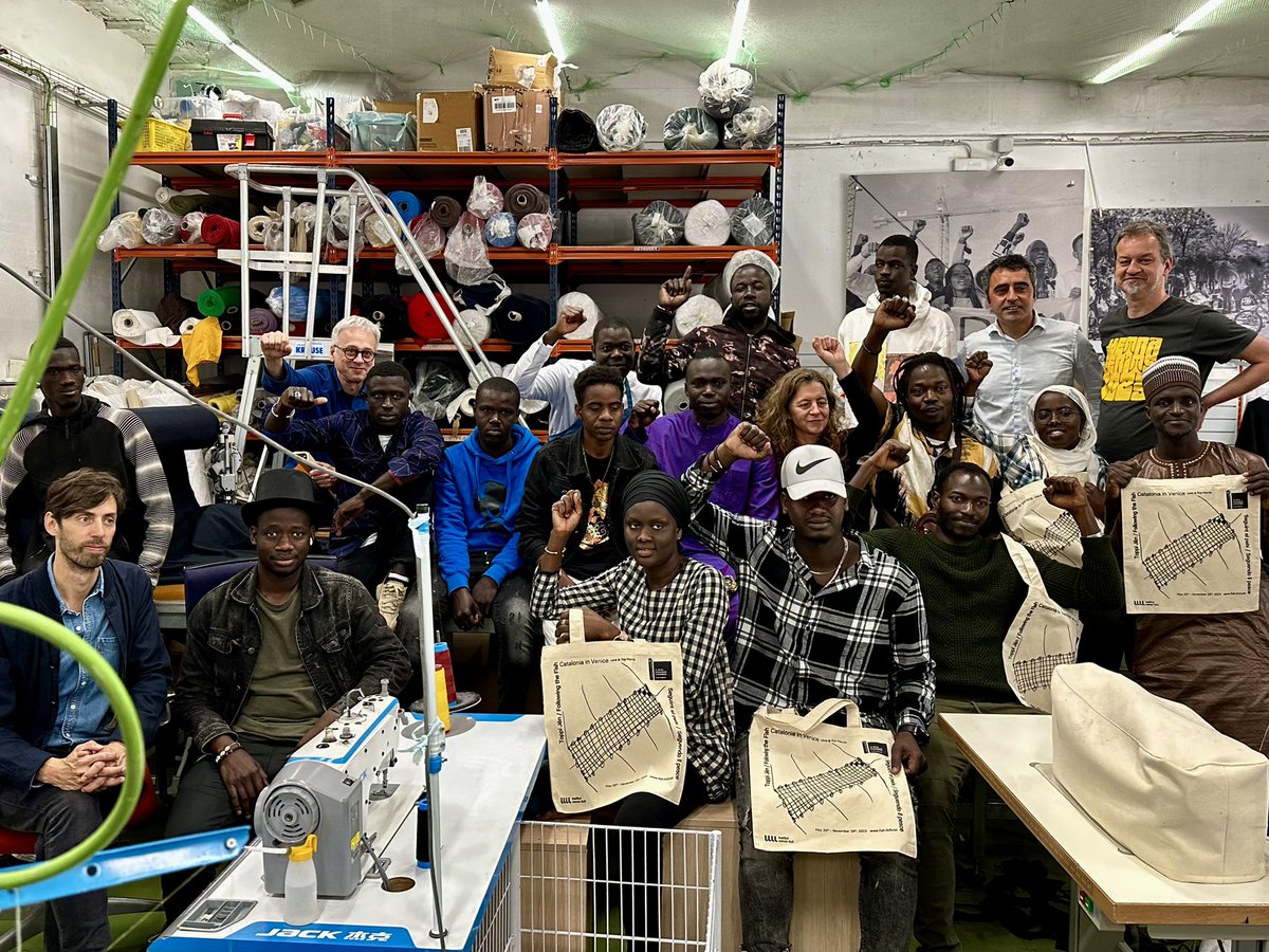 Volem agrair enormement a LEVE per haver fet la curatoria d'aquest projecte i a l'Institut Ramon Llull (<a href="/IRLlull/">Institut Ramon Llull</a>) per seleccionar-nos i fer la producció. 

Benvinguts a la gran xarxa de solidaritat de Top Manta! 

#FishBiennale #BiennaleArchitettura2023