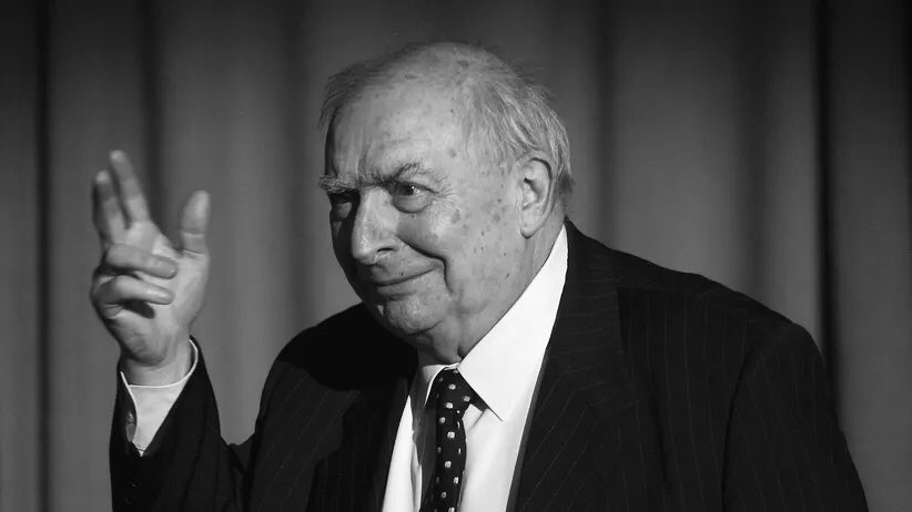 coherence_e's tweet image. « La bêtise est infiniment plus fascinante que l'intelligence, infiniment plus profonde. L'intelligence a des limites, la bêtise n'en a pas. »
Claude Chabrol