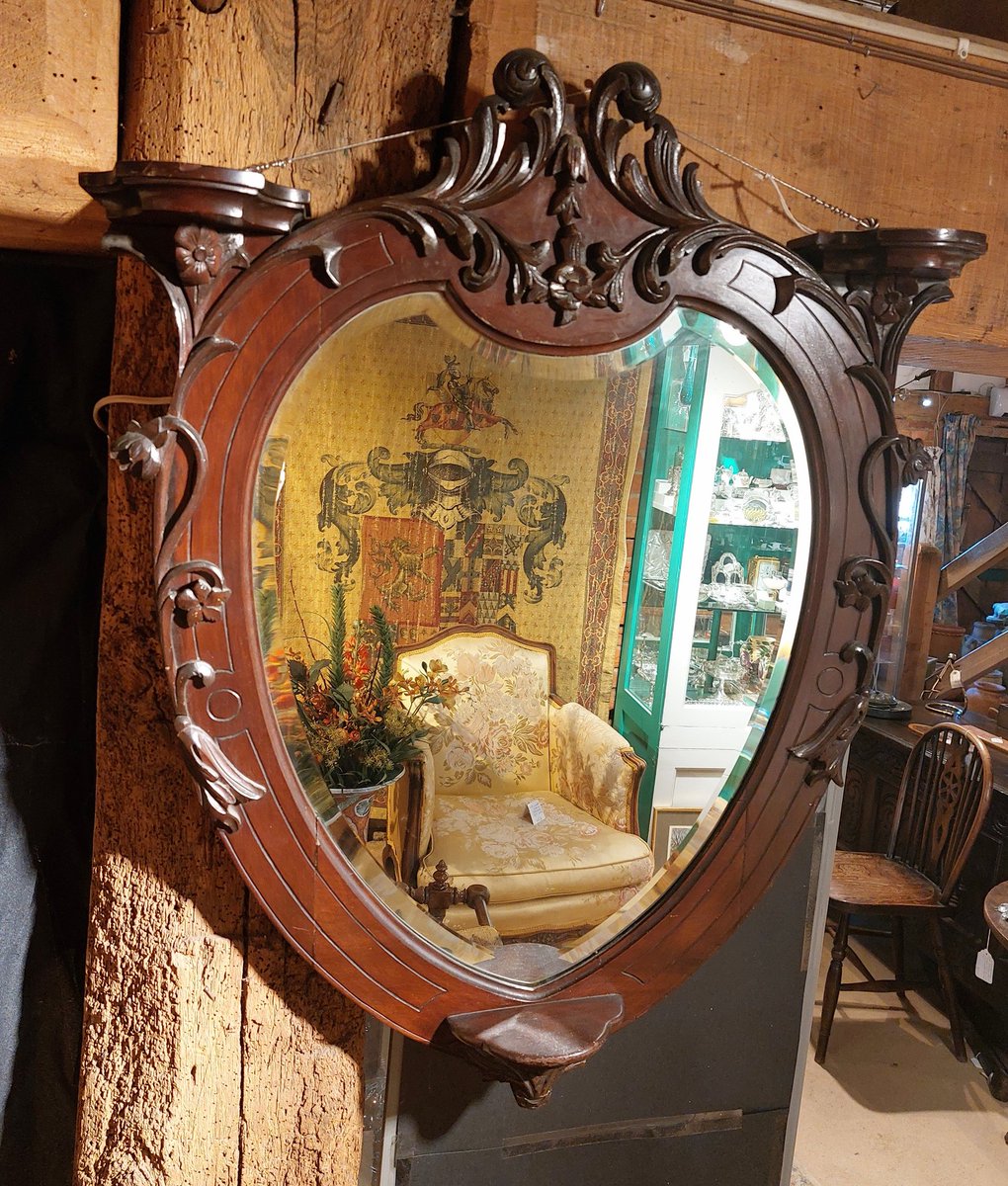 eversleybarn's tweet photo. #victorianmirror #laliqueperfumebottle #lalique #georgianaleglasses #bronzelion #judismithantiques #eversleybarnantiques https://t.co/4HidchedMH