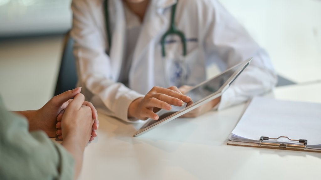 Dr. Joshua Harris prioritizes patient education. He always ensures patients are informed about their diagnoses and the best treatment options available! Get started with us here:
joshuaharrismd.com/?utm_source=so…