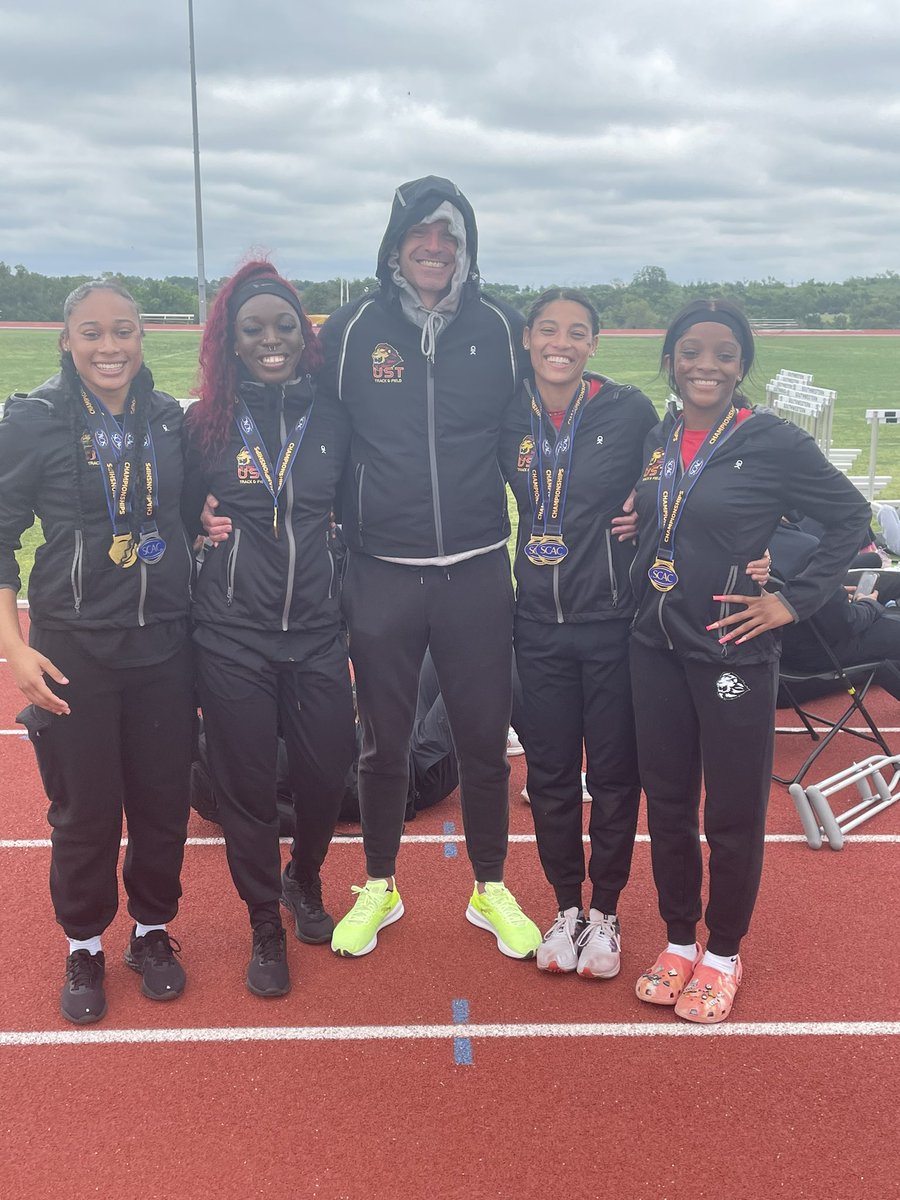 davidmaris958's tweet photo. 4x100 🥇 and school record for @Nyahinton @Lynette2216 @EboneeNation14 @Kaela_N at the @SCAC_Sports Conference meet @USTCeltsTrack #upsweep 👀 https://t.co/61Hal7OBAz
