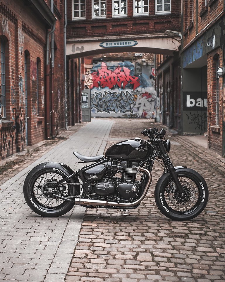 IndiaTriumph's tweet photo. Meet "Triumph Racer Bobber" - a new custom line based on the Triumph Bobber by Germany based custom shop Classicbike Raisch.
#ModMonday #CoolTriumphCustoms #CustomTriumph #MakeItYourOwn #BonnevilleBobber #Bobber #ForTheRide #TriumphIndia
π·: Cassicbike Raisch
(1 of 2) https://t.co/ka9gSo9L7Y
