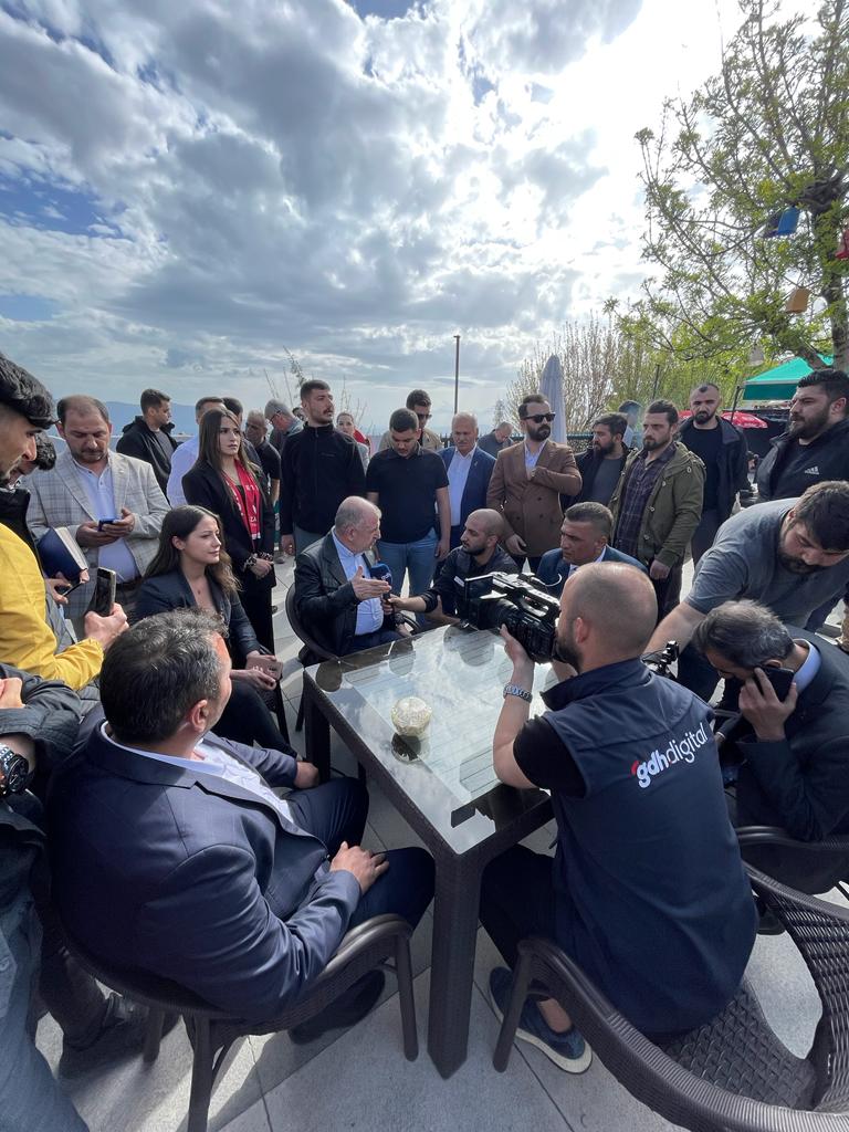SevdaGulTuncer's tweet photo. Şırnak meydandayız.🇹🇷
Çay çok güzel gelsenize😎 https://t.co/Lnr39ErMMb