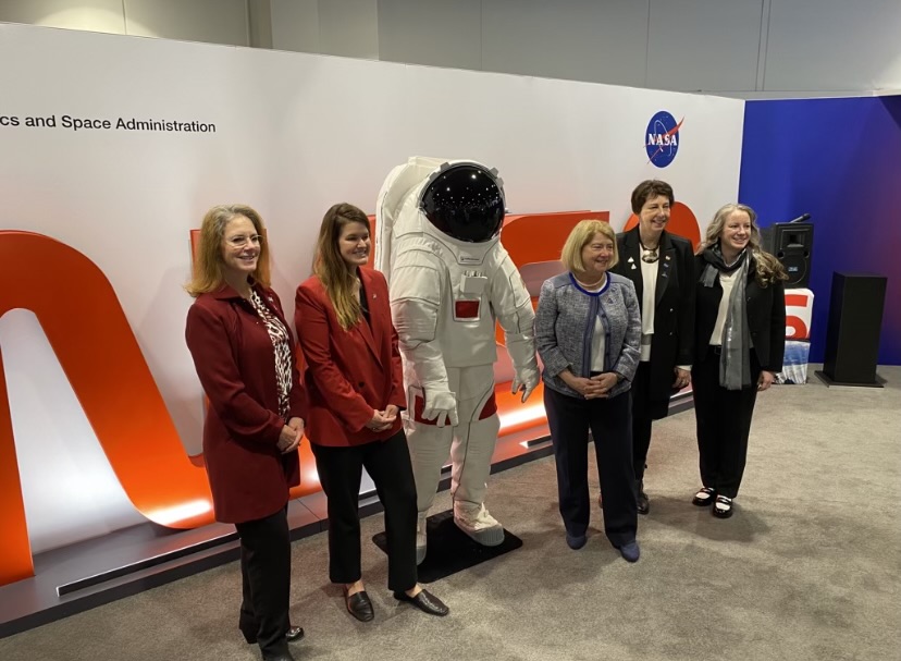 KathyLueders's tweet photo. It was an eventful week at the #38Space Symposium! Deputy Associate Administrator of Space Operations Ken Bowersox participated in a “Moon to Mars” Strategy Implementation Panel. (1/2) https://t.co/XMyiKZIYfE