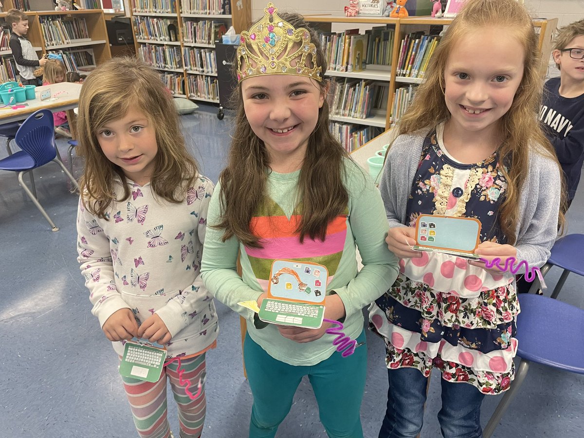 newhtfdlibrary's tweet photo. 2nd graders finished making their own computers! @hellorubyworld #stem #newhtfd #library https://t.co/b404lNDtl3