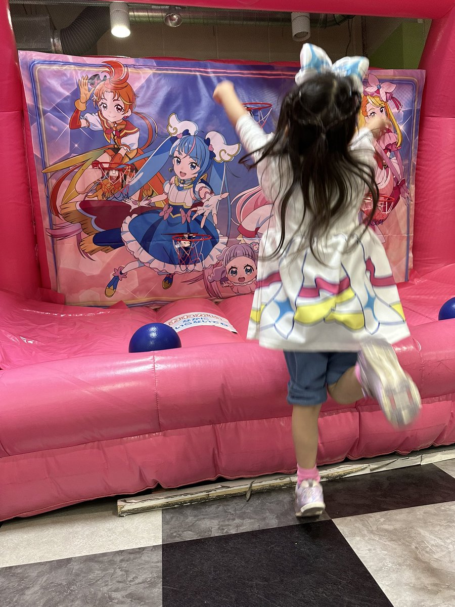 cocoapowder2323's tweet image. お台場のひろプリコラボ
思ってた以上にこじんまりした会場だったけど、娘はめっっっちゃ楽しんでたから良かった✨✨親はというと、朝イチからプリズムとのフォトグリのために並んだり、プリズムとダンスレッスンをする娘を撮るために、かなり前からスタンバったり、、帰りにはぐったり🥹