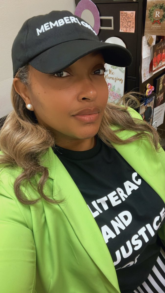 AlexesGreenLIT's tweet image. Today our students start their #GAMilestones #EOCs wishing all the students the best of luck! #LiteracyAndJusticeForAll #AmericanLiterature #USHistory 🫶🏽🎉💙🐝