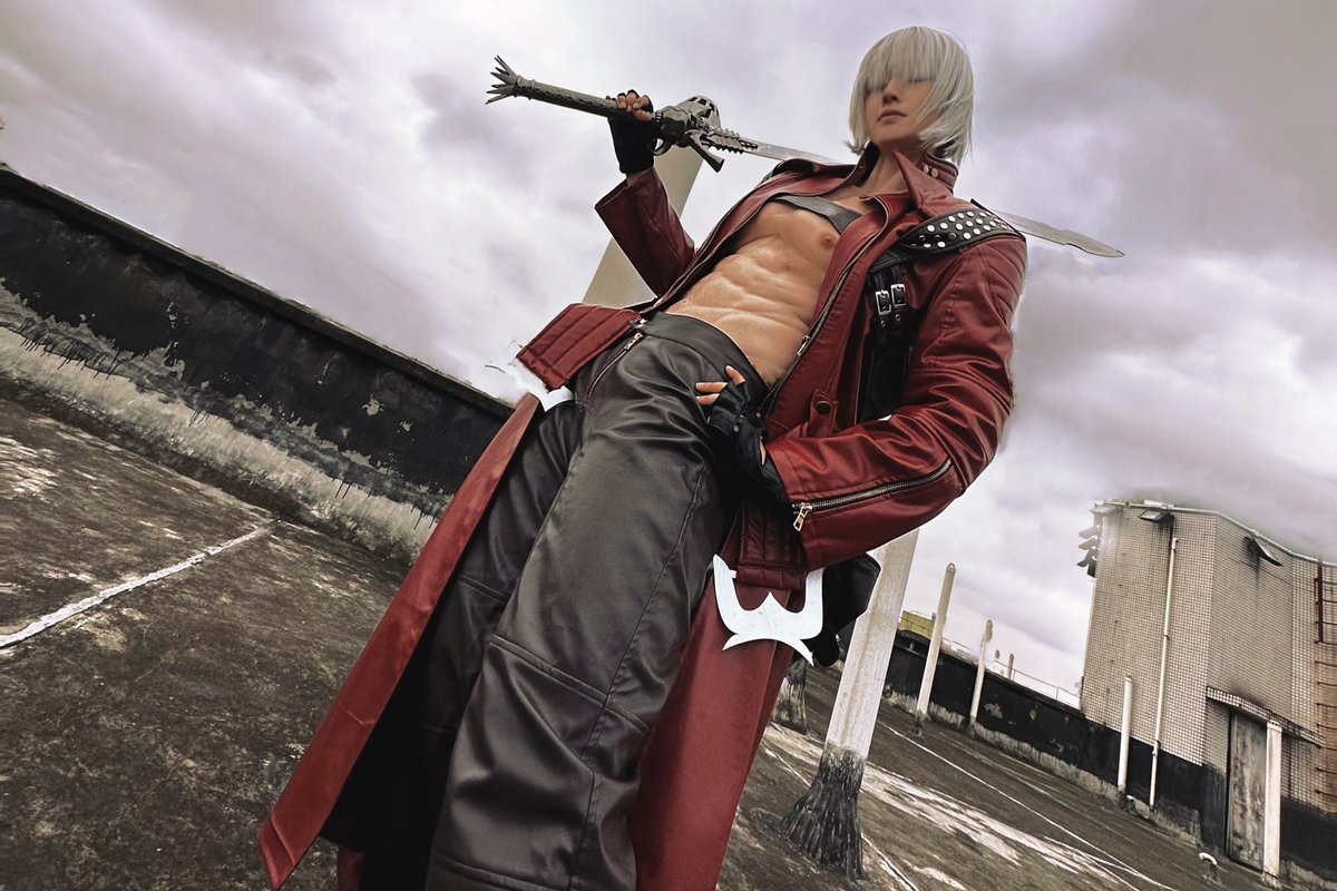 LowLvlCosplay on X: Just a funny Dante #dante #cosplay #capcom