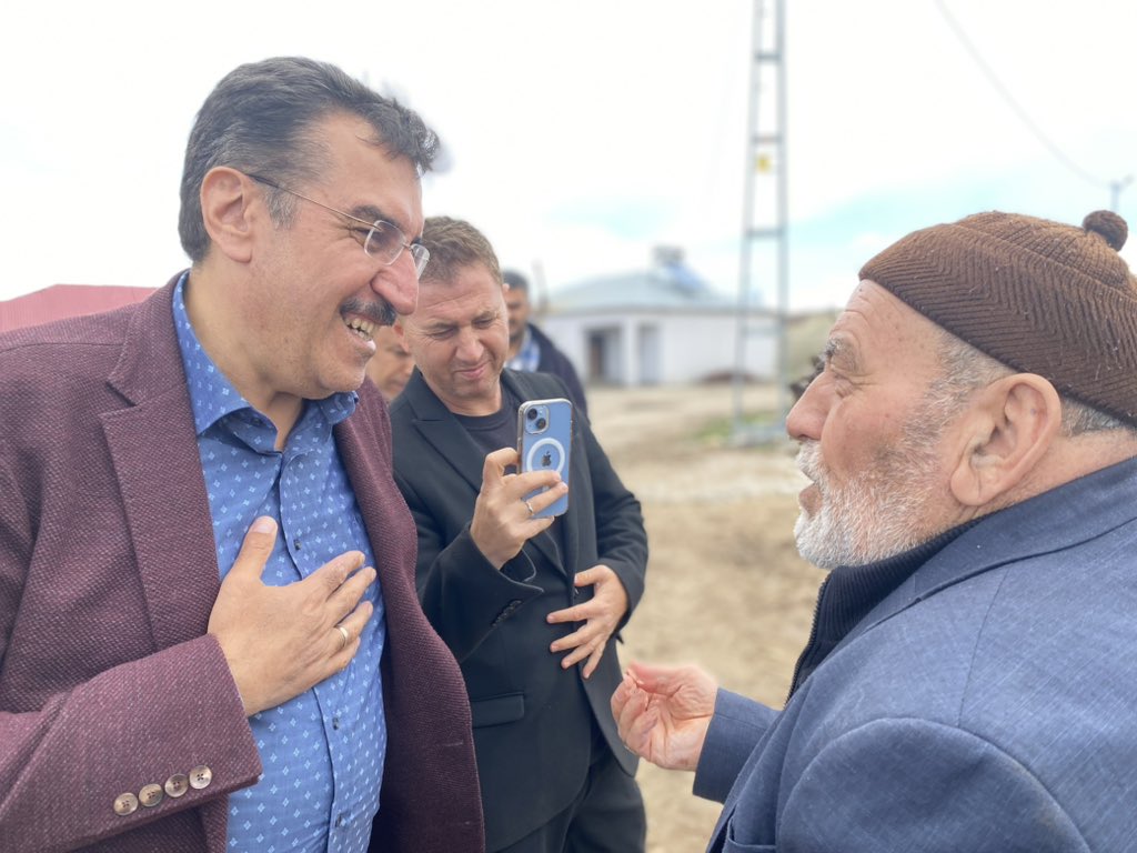 bulenttufenkci's tweet photo. 📍Kuluncak / Çörtenler Mahallesi 

Bize gönüllerini, evlerini açan kıymetli hemşehrilerime teşekkür ediyorum.

#TürkiyeYüzyılı için hemen şimdi! https://t.co/Y8bOUokwvH
