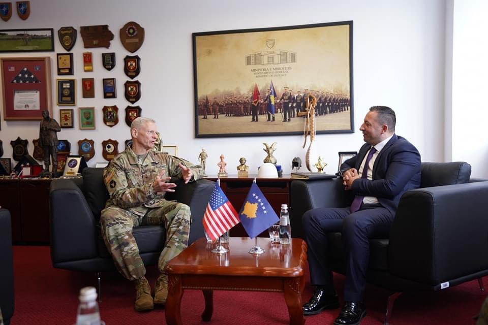 armend_mehaj's tweet photo. Pleasure to welcome @IowaNatGuard BG Stephen Osborn.
Our #StatePartnership with #Iowa is of great importance and we are looking forward to deepening the cooperation with a commitment to maintaining peace and security in the country and beyond!
🇽🇰🤝🇺🇸 https://t.co/bnSeSgoFJC