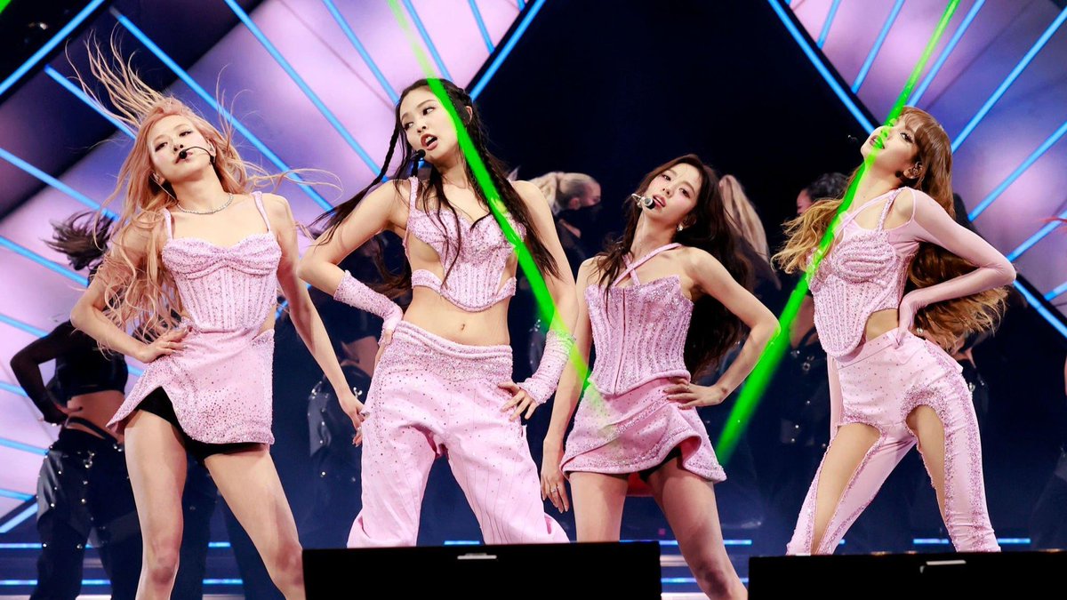 ImBlink04's tweet photo. Blackpink wallpapers 🖤🩷
Desktop versions ✨
#jisoo #jennie #rosé #lisa #blackpink #BORNPINK #COACHELLA2023
#PINKCHELLA #BLACKPINKatCoachella
©️ Getty images 
✨EXTENDED WALLPAPERS VER ✨ https://t.co/XhpBK6nHHW