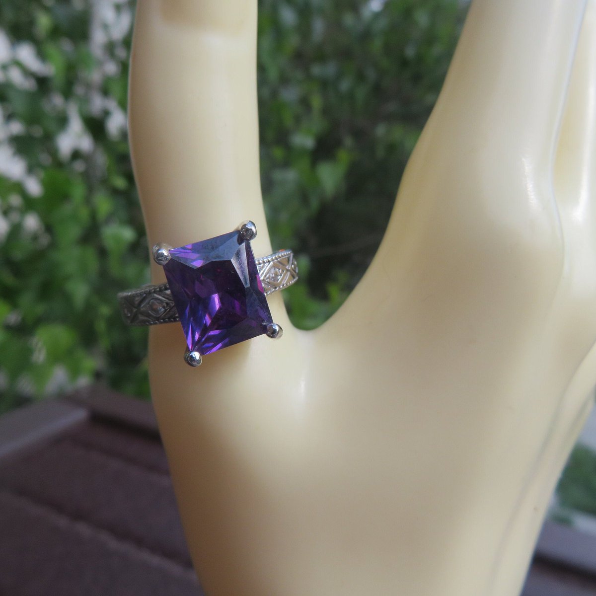 sobertj's tweet photo. Excited to share the latest addition to my #etsy shop: Amethyst 3.38ctw & White Sapphire Simulated 925 Sterling Silver Ring, Size 7, 6.3 Grams https://t.co/eXGGW84Ppy #purple #amethyst #silver #unisexadults #stone #artdeco #925sterlingsilver #newcondition #vintageinspi https://t.co/X2NYB1yJe8