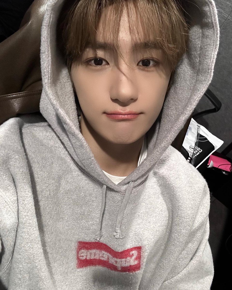 생성 tweet media