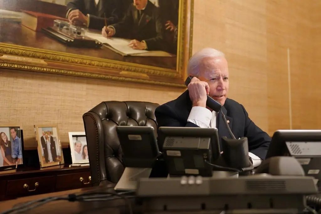 bidencoineth's tweet photo. yo powell, turn on the printer, we’re aping $BIDEN https://t.co/7bevgQxhoM