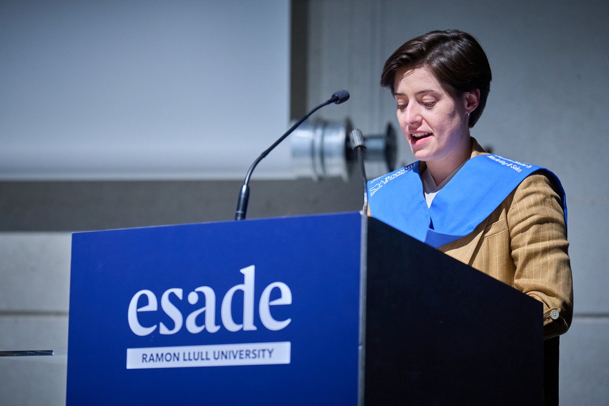 EsadeExecEd's tweet photo. 👏 Congrats to our amazing #EsadeEMMS grads! 🌟 This program was designed in partnership with #SDABocconi to shape the future leaders of marketing and sales, and you have proven yourselves to be just that. Wishing you all the best in your future endeavors! https://t.co/krfxUwpQYB