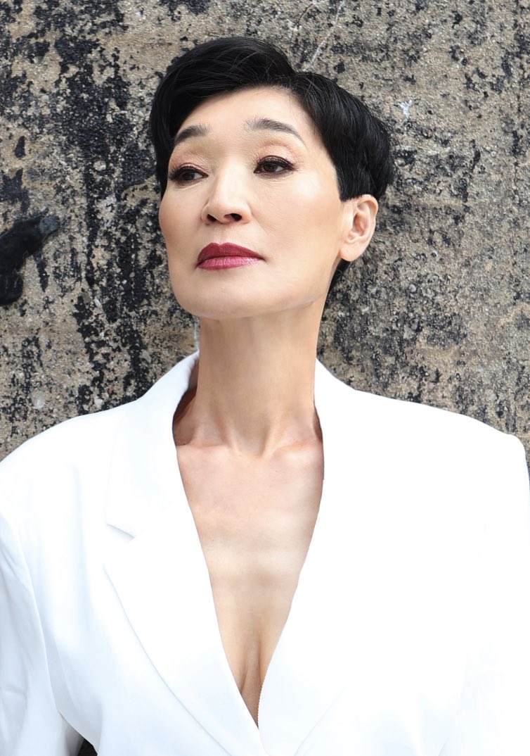 Being a strong woman means facing challenges head-on and never giving up on your dreams, no matter how tough the journey may be. #nevergiveup #strongwomen #determined 🤍✨