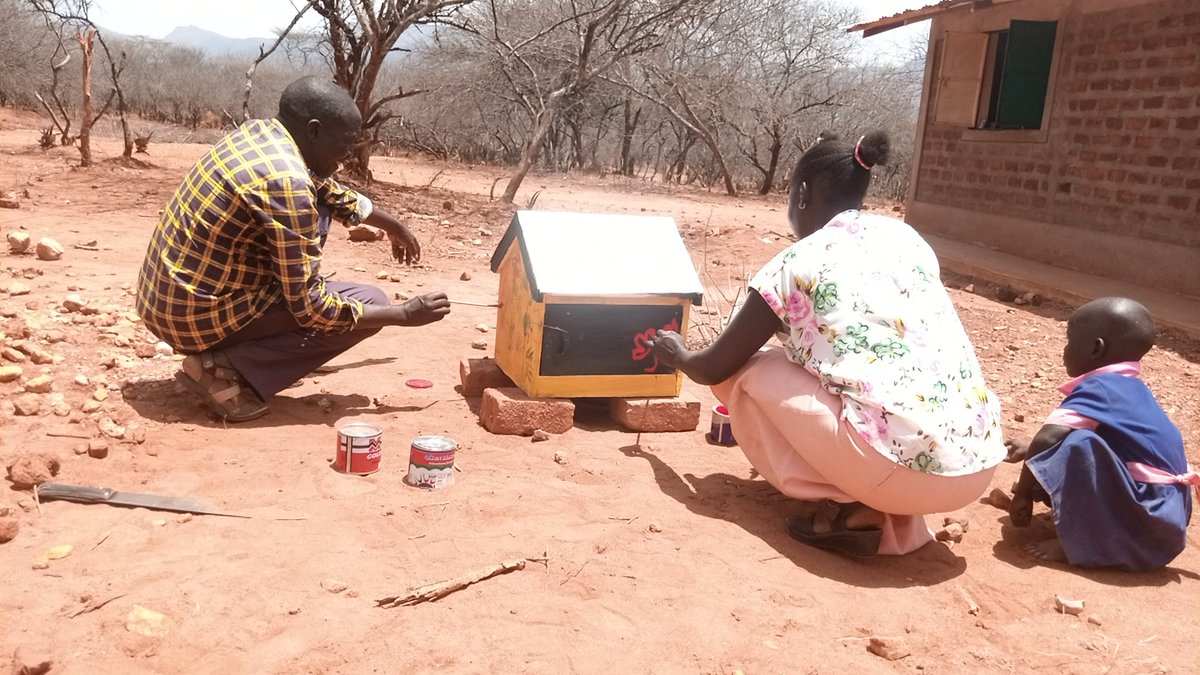 CMD_Africa1's tweet photo. This was after witnessing the pupils and their teacher express their artistic skills on the #littletreelibrary
@Najib_Arts
@Pollinationproj
#cbcevent
#LibraryManyatta https://t.co/8XdIO7TAiv
