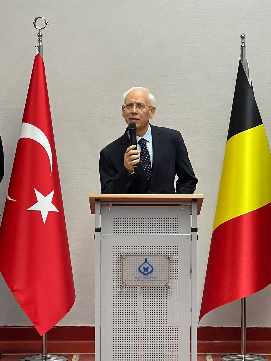 Geleneksel Bayramlaşma Programına Yoğun Katılım Oldu.

Belçika Diyanet Vakfı'nın her sene geleneksel olarak düzenlediği bayramlaşma programı bayramın ikinci günü Belçika Diyanet Vakfı Genel Merkezinde gerçekleştirildi. 

diyanet.be/Anasayfa/xBlog…