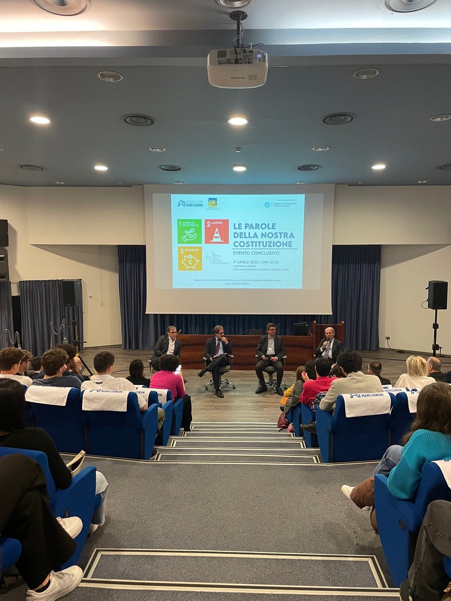 FMarcianum's tweet photo. Una settimana fa: premiazione concorso Le Parole della Nostra Costituzione con #robertocrosta #telmopievani #vincenzomarinese #robertopapetti Direttore di @Gazzettino.
Evento con @RegioneVeneto e compartecipazione @camcomVeRo.
Tanti studenti e #speranza con a base la #costiuzione https://t.co/ikeLJqeIKd
