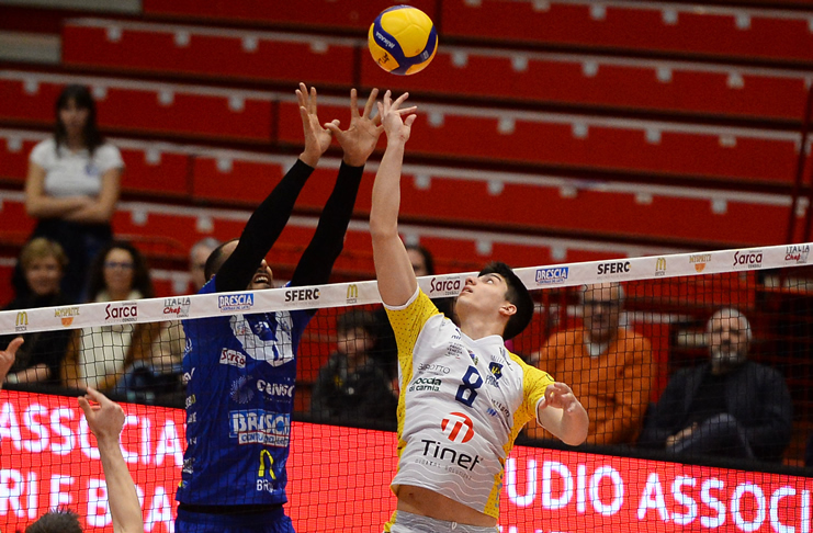 thevolleynews's tweet photo. Tutti sui gioielli di Prata: Boninfante verso Modena, Milano vuole Luca Porro
https://t.co/R3HiySKCln

#VolleyNews #AlessandroBovolenta #AlessioAlberini #AllianzMilano #KristianGamba #LucaPorro #MattiaBoninfante #ModenaVolley #TinetPrataDiPordenone #VolleyMercato https://t.co/QjbC6LzD93