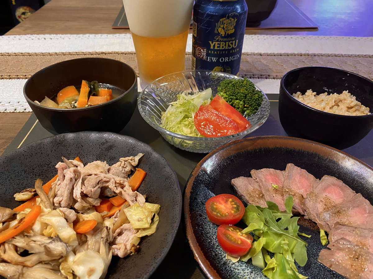 yoshihito0527's tweet photo. 今日の夜ご飯
青い恵比寿ビールカッコよだったのでパケ買いした😄
#yebisu #neworigin #エビスニューオリジン https://t.co/O8AcAVVQCt