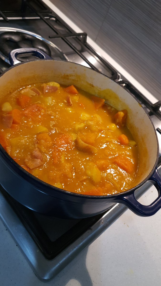 Pumpkin soup in anticipation of <a href="/Blubalus/">Paul Rowse</a>'s arrival for the start of #plant23. #pumpkinsoup #nomnomnom