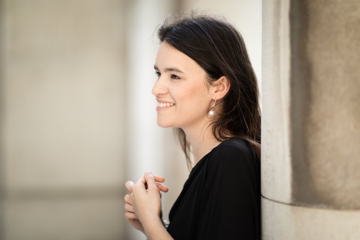 RayfieldAllied's tweet image. This week’s #RAArtistinFocus is @helencharlston! She’s a current @BBCRadio3 New Generation Artist and was selected for Le Jardin des Voix academy with @lesartsflo in 2021. 
Find out more about her this week in our feed: rayfieldallied.com/artists/helen-…