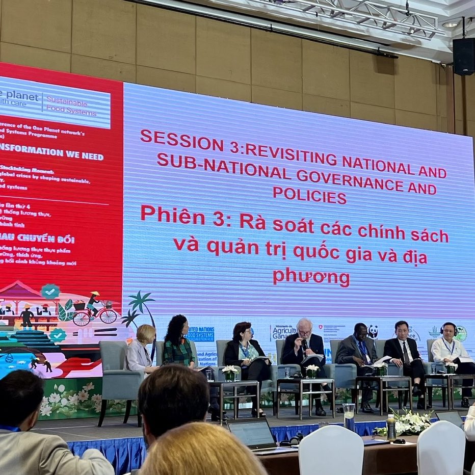 Delighted to support the One Planet #SustainableFoodSystems Conference. Today, Tom Arnold shared 🇮🇪 experience of multi-sector engagement in formulating our agri-food strategy, #FoodVision2030 @agriculture_ie @SFS_Ireland @SFoodSystems @FAOVietNam