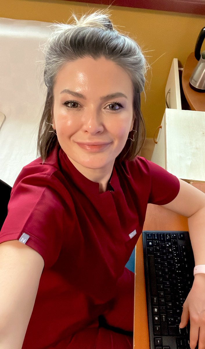 Haklarımız için kırmızı kart dediler geldik 🟥
 #SağlıkçıdanKırmızıKart