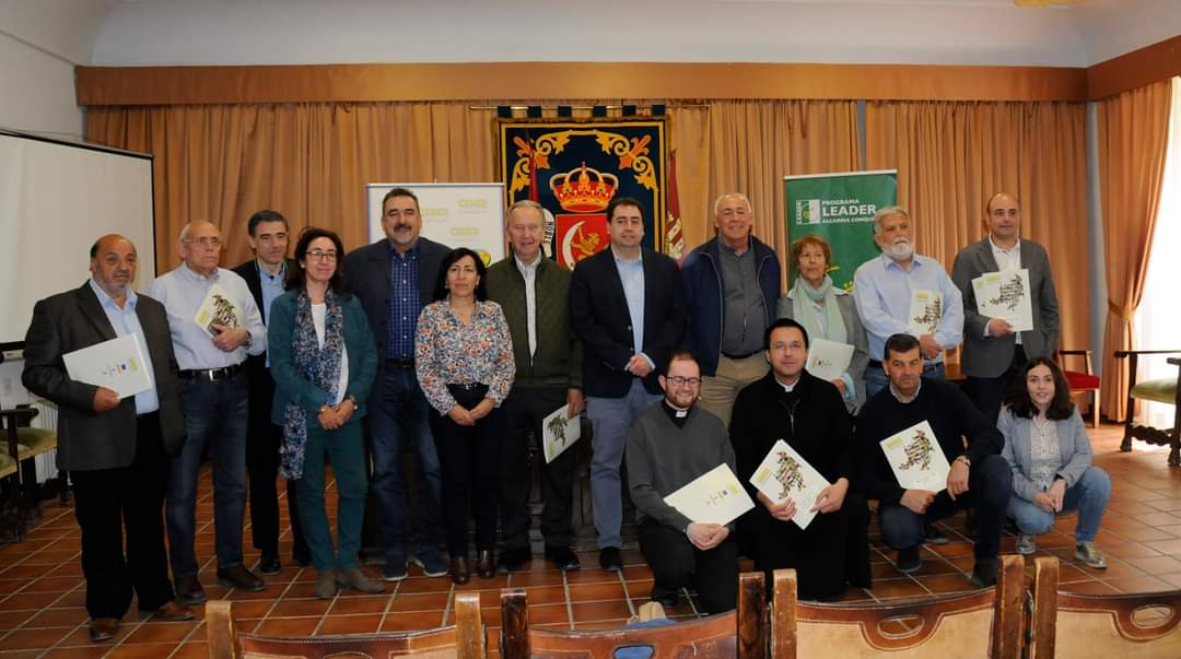 Firmados contratos de ayudas LEADER con 12 promotores por más de 400 mil € en:  rehabilitación del patrimonio, mantenimiento de espacios públicos, equipamiento de asociaciones, y acondicionamiento de instalaciones turísticas y de participación ciudadana.
#alcarriaconquense