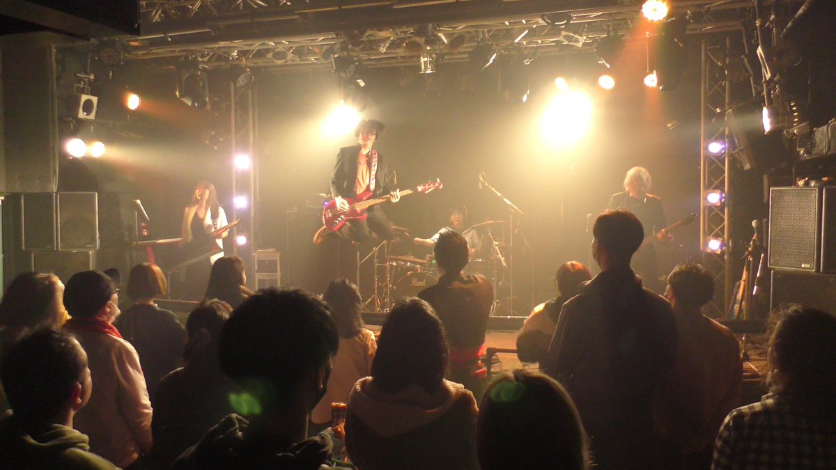 SKB69official's tweet photo. SKB☆69 シン・教材発売記念！
「抜き打ちテストでプチプチパニック！」 
～10年ぶりでそりゃないぜぇ～

無事終了致しました。
ご来場の生徒諸君と関係者の方々、とても盛り上がった特別授業になりました。みんなありがとうございます。

今後も前進していきます。

#SKB69
#エスケービーロック https://t.co/eRH45qCaKK