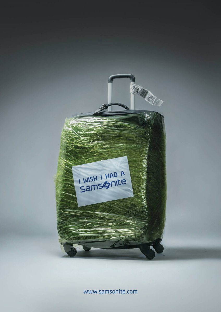 Urieldesimoni's tweet image. Samsonite usó reputación de ser la valija más fuerte, liviana y segura del mercado. Usando eso a su favor y para pegarle a la competencia, lanzó esta campaña: ofrecieron el servicio de wrapping gratuito en aeropuertos para valijas de otras marcas... pero con una condición.