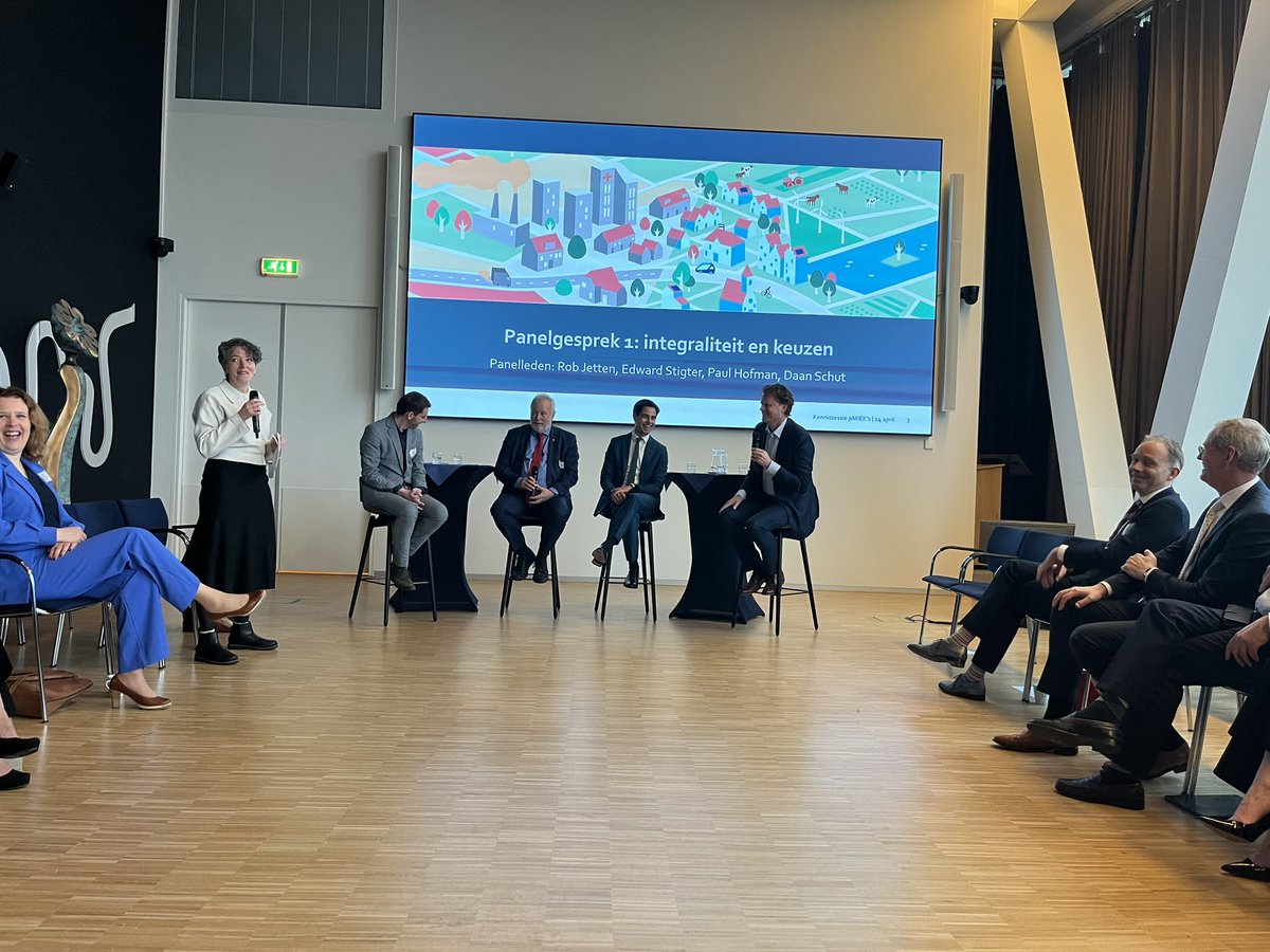 JoAnnesdeBat's tweet photo. Overzicht creëren in projecten die met energietransitie te maken hebben. De pMiek (provinciaal Meerjarenprogramma Infrastructuur Energie en Klimaat).

Bij Waternet in Amsterdam om voortgang te bespreken.

Meer informatie: https://t.co/DNbPhyDURL

#Zeeland #energietransitie #pmiek https://t.co/GYQRt9uDAb