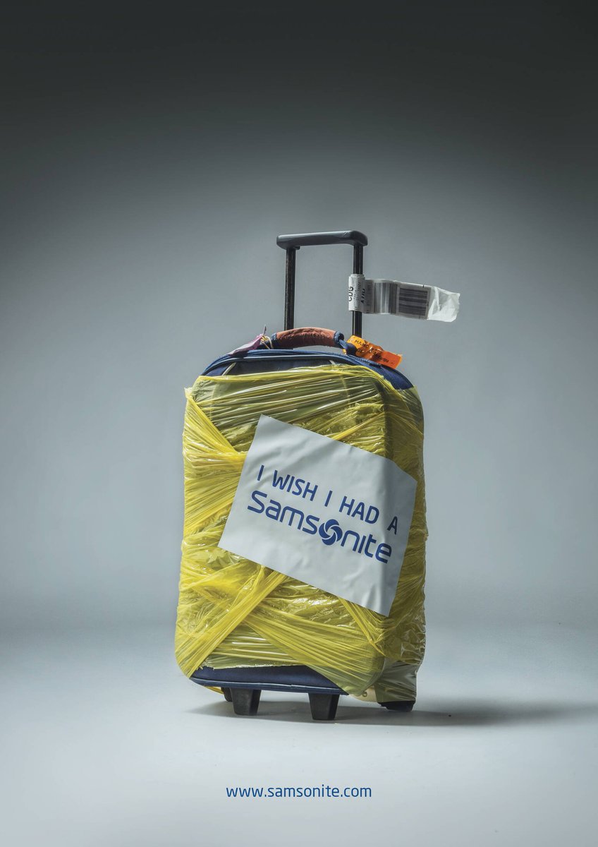 Urieldesimoni's tweet image. Samsonite usó reputación de ser la valija más fuerte, liviana y segura del mercado. Usando eso a su favor y para pegarle a la competencia, lanzó esta campaña: ofrecieron el servicio de wrapping gratuito en aeropuertos para valijas de otras marcas... pero con una condición.