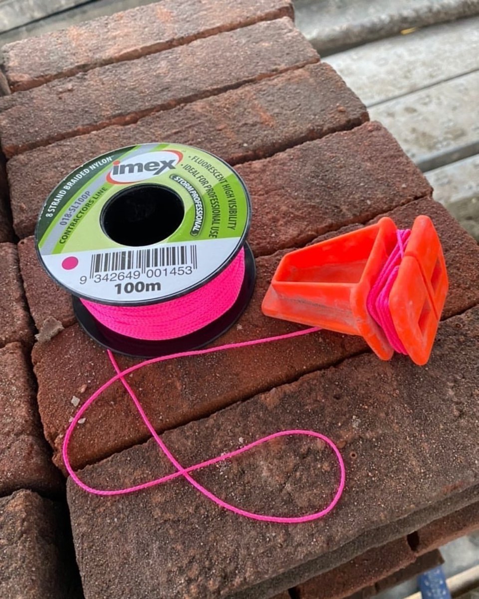 Pretty in pink on-site with the  @the_blonde_bricky. Who knew this would be our most popular Stringline colour?! 

#imex #imexlasers #imexlasersuk #brickline #stringline