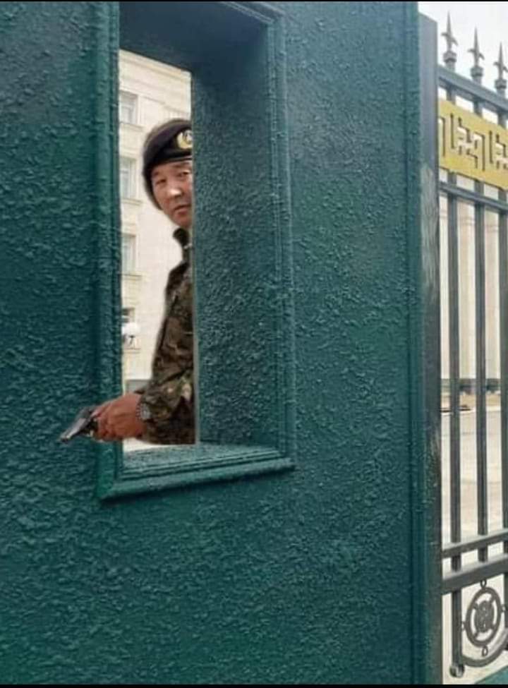 ХӨӨЕ ХҮН БАЙНА УУ Зн номероос хүн дуудаад өгөөч
Хэнийг дуудхийн 🤭