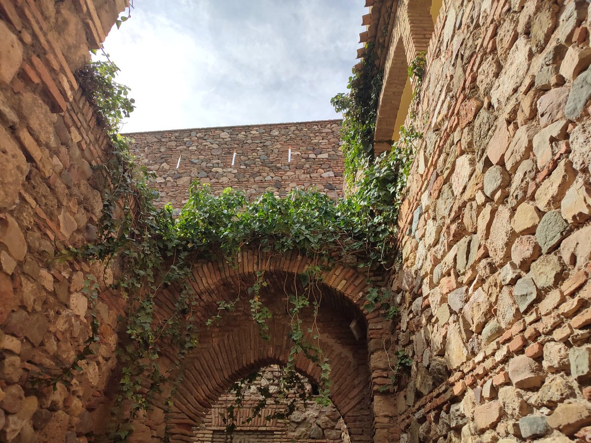 La #AlcazabadeMálaga , una de las fortificaciones mejor conservadas del #patrimonioandaluz .