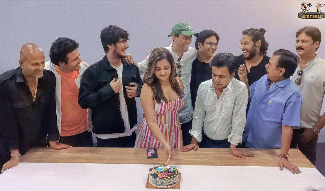 news_bugz's tweet photo. How many of you are waiting for @rajpalofficial and
@TheRashamiDesai's "#MISSIONLAILA"

Directed by @Anupthapafilms.  

#bhavinBhanushali #veerajRao #Atulsrivastava #pradeepkabra #SunilPal #RajpalYadhav #RashamiDesai https://t.co/LBuMjMkAS3