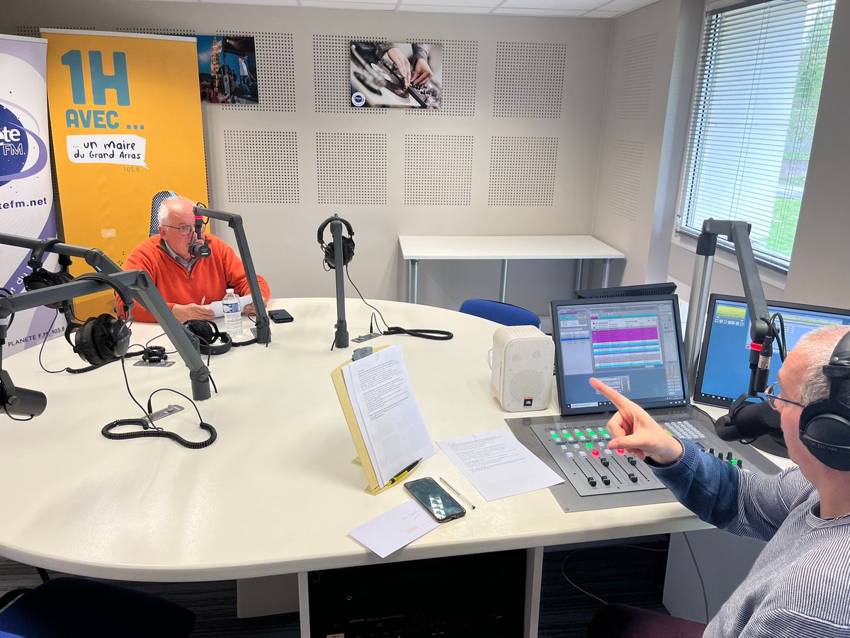 GrandArras's tweet photo. #1havec
✅ Vous pouvez dès à présent retrouver l'interview de Jean-Claude Plu, maire de Boiry-Sainte-Rictrude sur notre site : https://t.co/KdkiXxzxho

👉 L'émission de @Planetefm se compose en 5 parties pour mieux connaitre le maire et sa commune, et aussi parler du #GrandArras https://t.co/gVaVxBnoo9