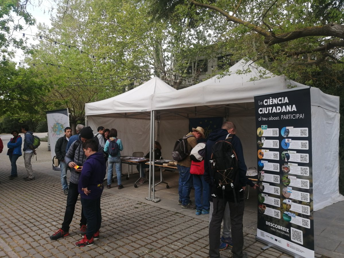 RitmeNatura's tweet photo. Que bonics són els Bioblitzs! 😍 Dissabte vam estar al de @MonStBenet de @PedreraScience i vam gaudir de la #natura al mateix temps que explicàvem el poder de la #ciènciaciutadana 💪
El 27 de maig repetim al Coll de Can Maçana (@PNMontserrat) ☺️ Us hi esperem! 💚 https://t.co/P6vjC1ZRIk