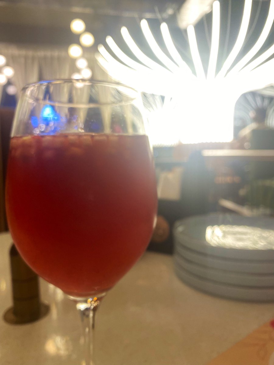 serenegonewise's tweet image. Ye post weekend ki hai… #lategram