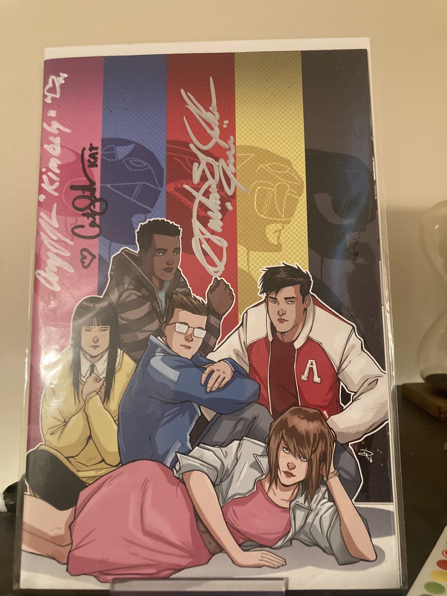 CranesComics's tweet photo. @_amyjojohnson thanks for coming out to the con!! You were super cool and down to earth until next time maybe the power protect you!! https://t.co/1ww9Btwqts