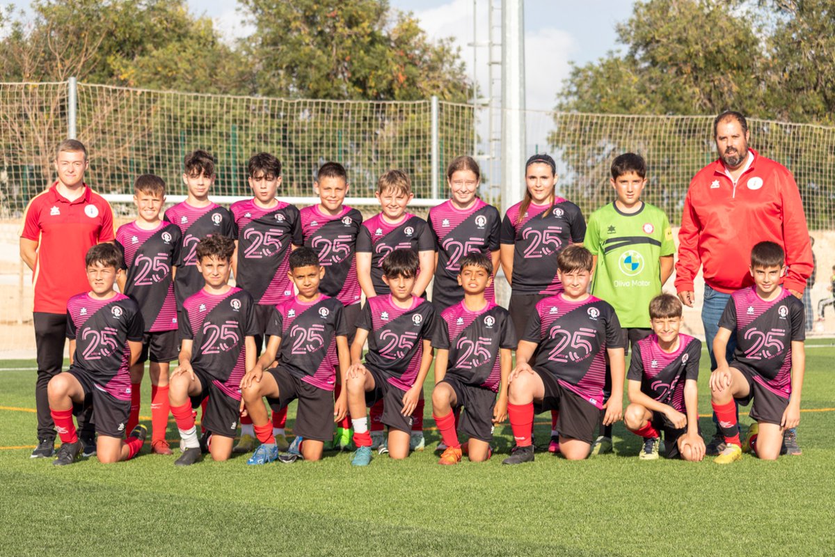 ⚽️🏆 Ľinfantil "D" es va desplaçar fins al Complex Esportiu de Salou per disputar un triangular amistós disputant partits contra un equip escocès i un ďanglès.
#uetebase #Formació #Tortosa #Salou #TerresdelEbre