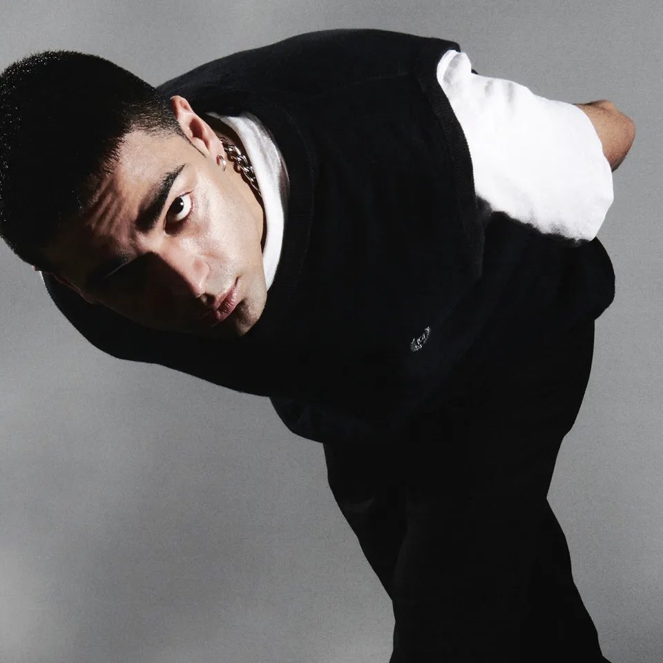 Rish Shah photographed by Luis Cross for British GQ

(gq-magazine.co.uk/article/rish-s…)