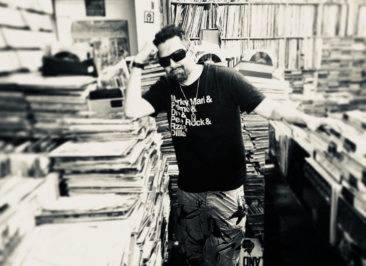 BaDaBinG_RADIO's tweet photo. As part of our GetToKnow series, we celebrate the music of #SimonS today at 6pm(UK) by delving through his extensive catalogue.
https://t.co/CLBSbuanQA
#FuturisticaMusic #AlexisDavis #GangStarr #SunCircle #GeorgieSweet #AsValet #LaNote #EthelBeaty #JazzChronicles #PeterFranks https://t.co/4YAxTLyi0d