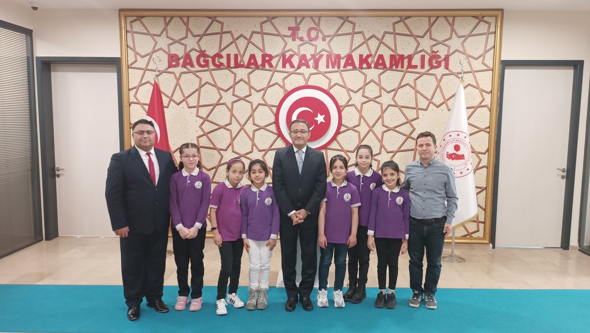 TC_Bagcilar's tweet photo. #23Nisan bayram coşkumuz devam ediyor🇹🇷

Kaymakamımız Abdullah UÇGUN, Ulusal Egemenlik ve Çocuk Bayramı nedeniyle #Bagcilar Atatürk İlkokulu öğrencilerimizi misafir etti. Yeni #Bağcılar kaymakamımız 4.sınıf öğrencimiz Meryem UÇUR oldu. 

#23NisanUlusalEgemenlikveCocukBayramı https://t.co/V9jB8sTlEh
