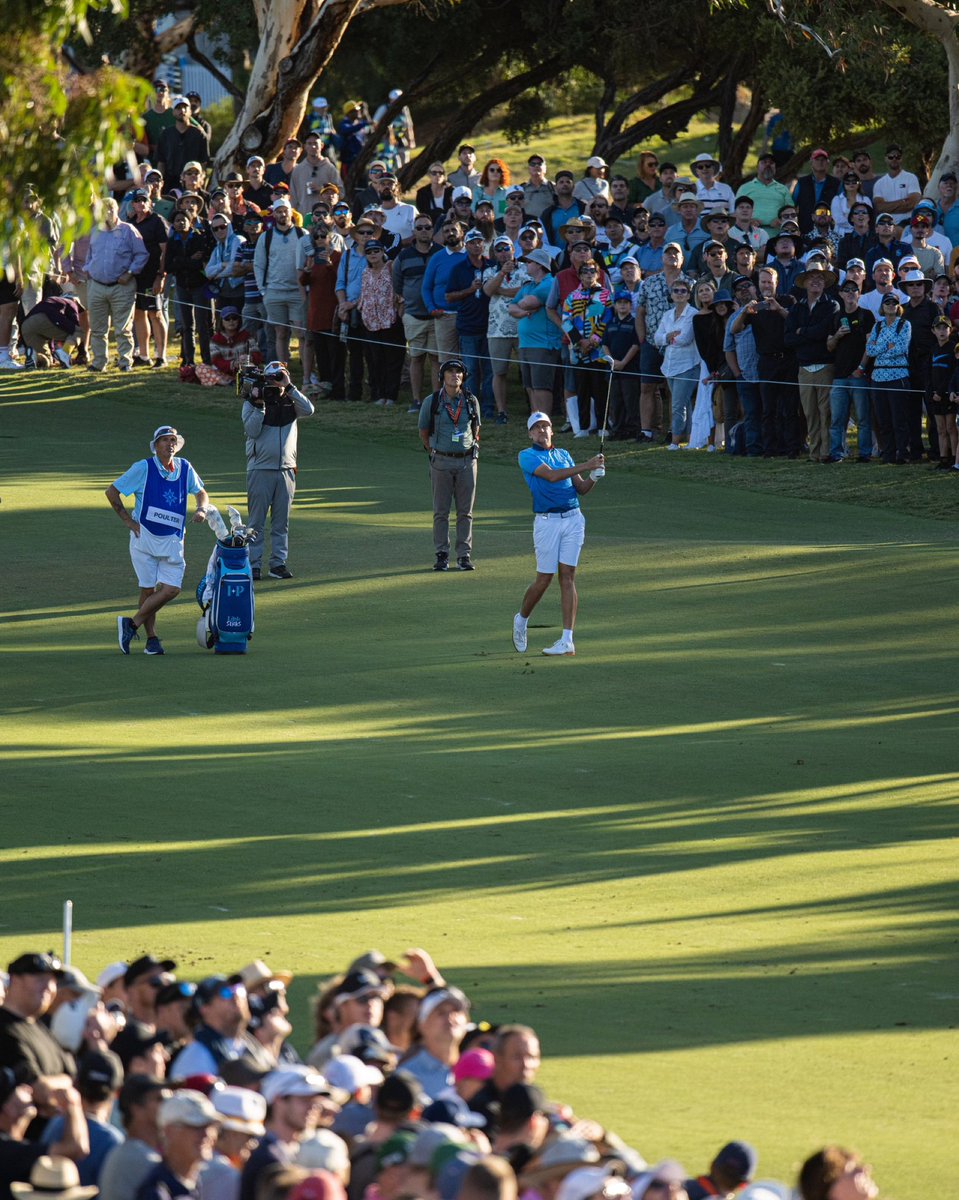 IanJamesPoulter's tweet photo. What a week, what great memories and more importantly what an incredible crowd to play in front of. Australia and Adelaide you were class. Love it and can’t wait to see you all next year 🍻 @followthefishtv you put on some show🇦🇺🦘🍻 https://t.co/qRndPLi8K1