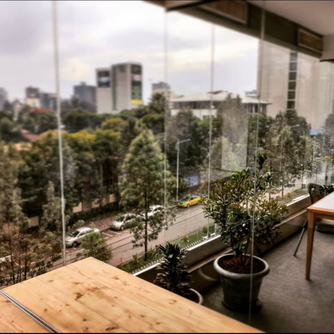 blueSpaceETH's tweet photo. Happy #EarthMonth! blueSpace is proud to bring nature into our coworking space: plants brighten up the office, purify the air and boost productivity. Let's care for our planet, one small step at a time! 🌍🌱🌻♻️
#EarthMonth2023 #GreenLiving #WhereWorkMeetsLife https://t.co/NKQ56crjQh