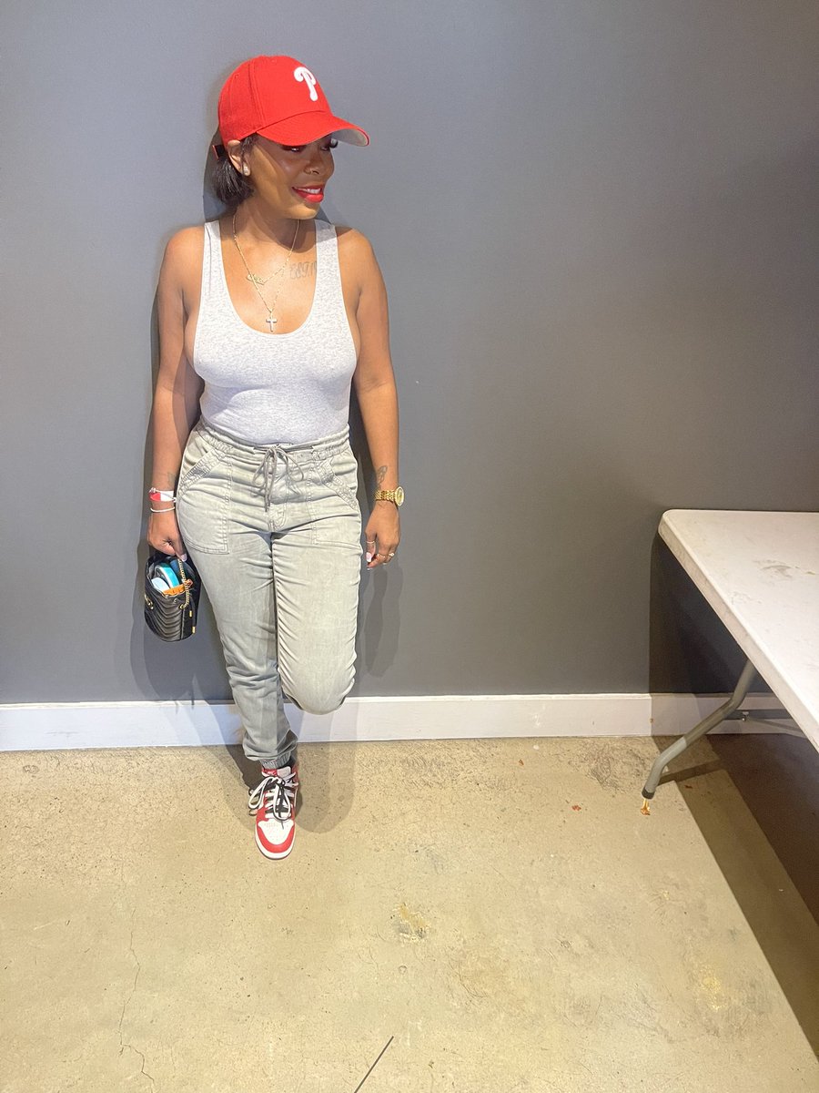 Charming_Chann's tweet photo. “I’m not like other girls… I’m worst” ❤️😏 #brunchandbeats #423Day https://t.co/X9pGtu7PX5